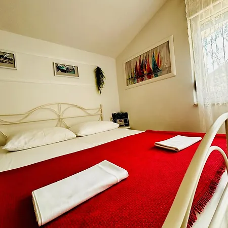Mirjana Apartment *